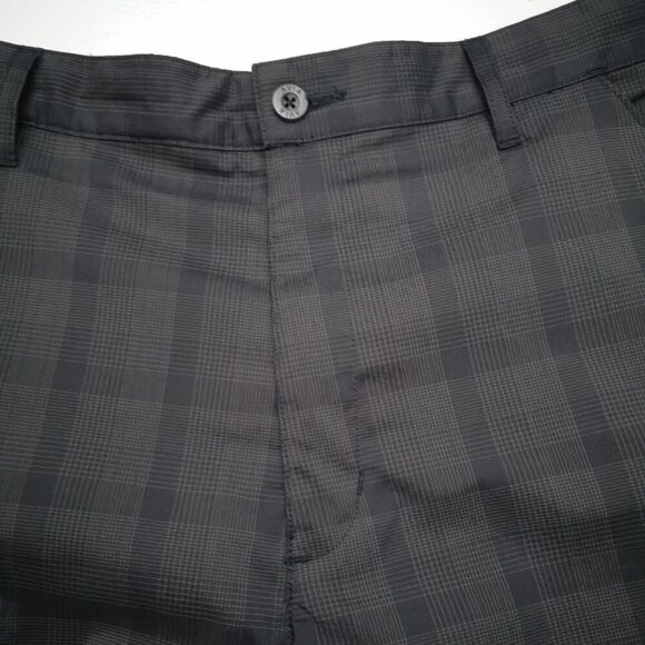 Avia Men's Size Medium Dark Grey & Black Plaid Zipper & Button Closure Shorts - Picture 7 of 13